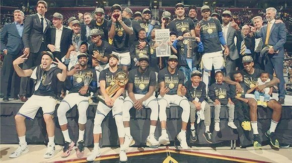 自1956年以来，姆巴佩是首位自然年五大联赛进36球的法国球员（姆巴佩成1956年以来首位自然年五大联赛进36球的法国球员）