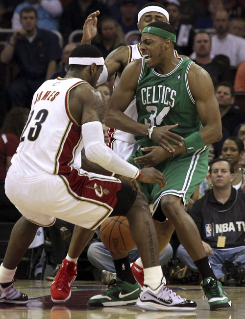 德拉富恩特：比赛没赢我们也很满意，接下来关注世界杯抽签（德拉富恩特：虽未取胜仍感满意，下一步聚焦世界杯抽签）