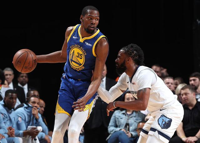 遗憾空砍！亚历山大22投14中贡献33分8助攻（高效难救主！亚历山大22投14中砍下33分8助仍憾负）