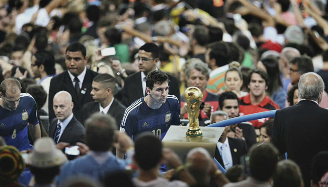 手感全无！阿努诺比9中1拿到2分3板1助，正负值-11（状态低迷！阿努诺比9投1中仅2分3板1助，正负值-11）