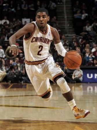 连续9场国家队比赛参与进球，奥亚萨瓦尔成西班牙队史第一人（奥亚萨瓦尔已连续9场为国出战参与破门，创西班牙队史第一人纪录）