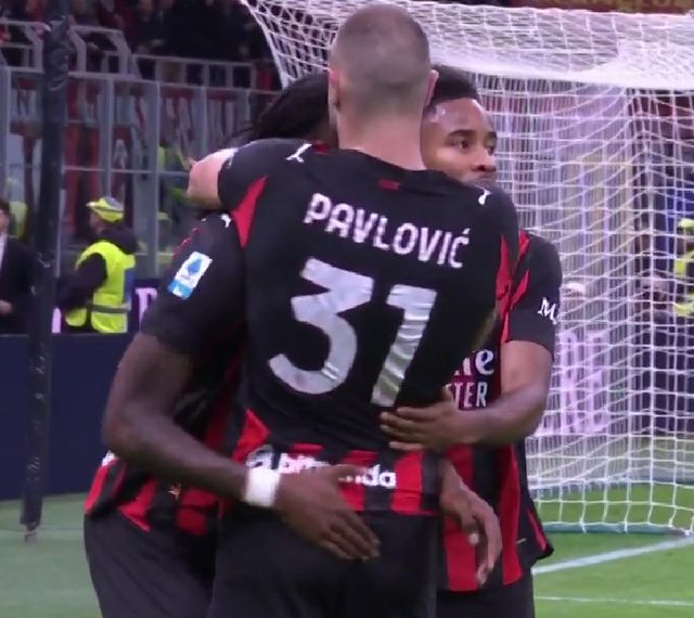 足协杯官方发布决赛纪念产品：纪念徽章38元，围巾58元（足协杯官方上架决赛纪念周边：徽章38元、围巾58元）