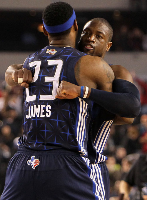 就非让他打？科比·布朗半场4中0未得分仅拿3板1助 正负值-14最低（非要让他上？科比·布朗半场4投0中无分仅3板1助，正负值-14全队最低）