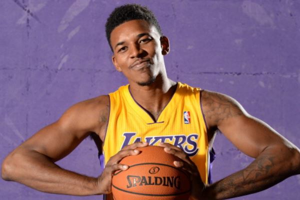 球迷：这才是我们熟悉的他们（球迷：他们终于找回了熟悉的样子）