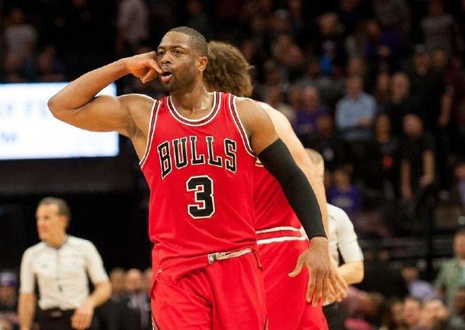 段睿骐弧顶绝杀，韦瑟斯庞三分犯规瞬间（段睿骐弧顶压哨致胜，韦瑟斯庞三分犯规瞬间）