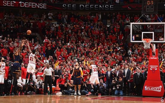 街球与职业篮球的区别（街球与职业篮球有何不同）