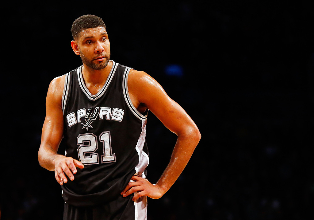 亚历山大首节火力全开，独揽10分（亚历山大开场猛攻，首节砍下10分）