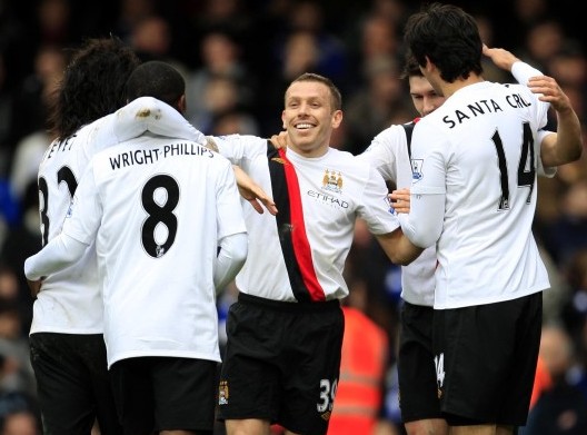 皇马公布欧冠战曼城大名单：姆巴佩带伤入围，一线队后卫仅4人在列（皇马欧冠战曼城名单出炉：姆巴佩带伤入选，一线队仅四名后卫在列）