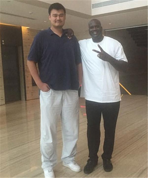 NBA：勇士主场狂胜灰熊 库里轰下45分（NBA：库里45分发飙，勇士主场大胜灰熊）