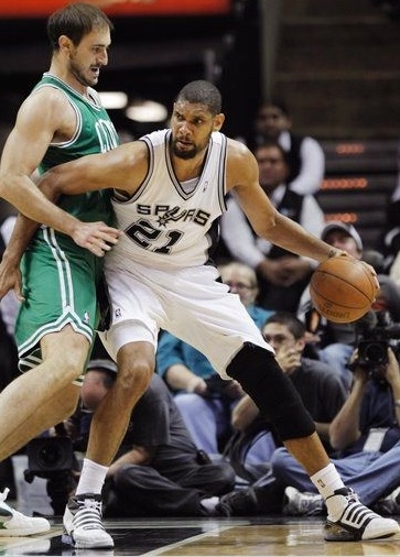 如何提升篮球的阅读比赛能力（提升篮球比赛阅读能力的实战策略）