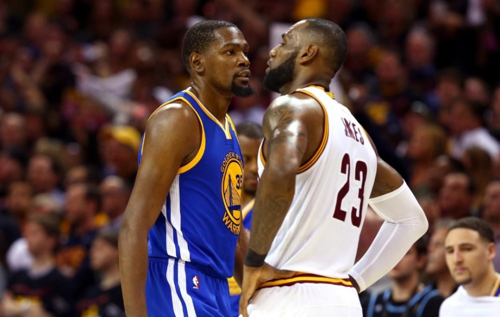 跟队记者：阿莱格里明确要求冬窗买前锋；米兰没考虑齐尔克泽（随队记者：阿莱格里要求冬窗引进前锋，米兰暂未考虑齐尔克泽）