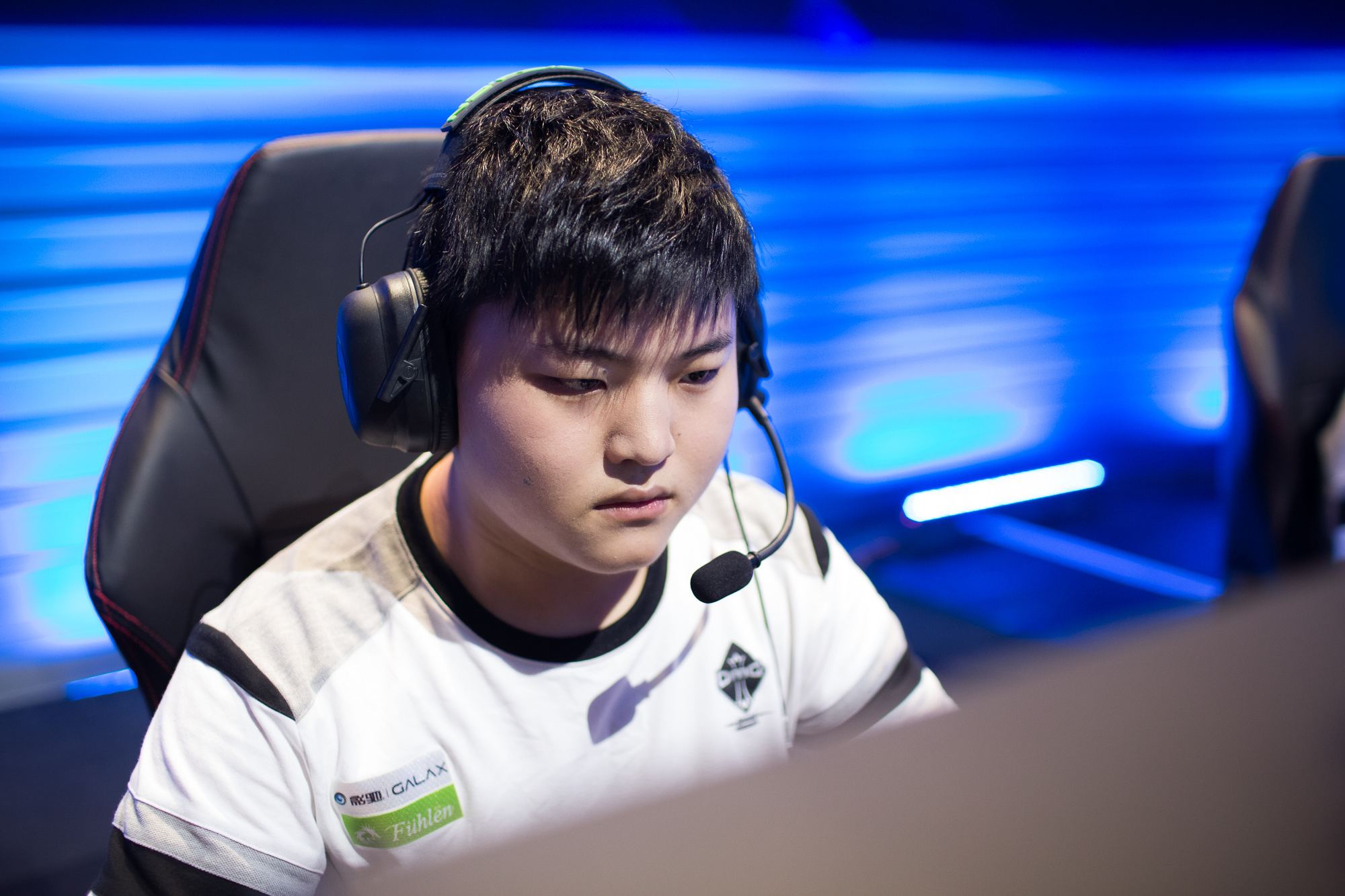 用阿丽娜发 用阿丽娜发